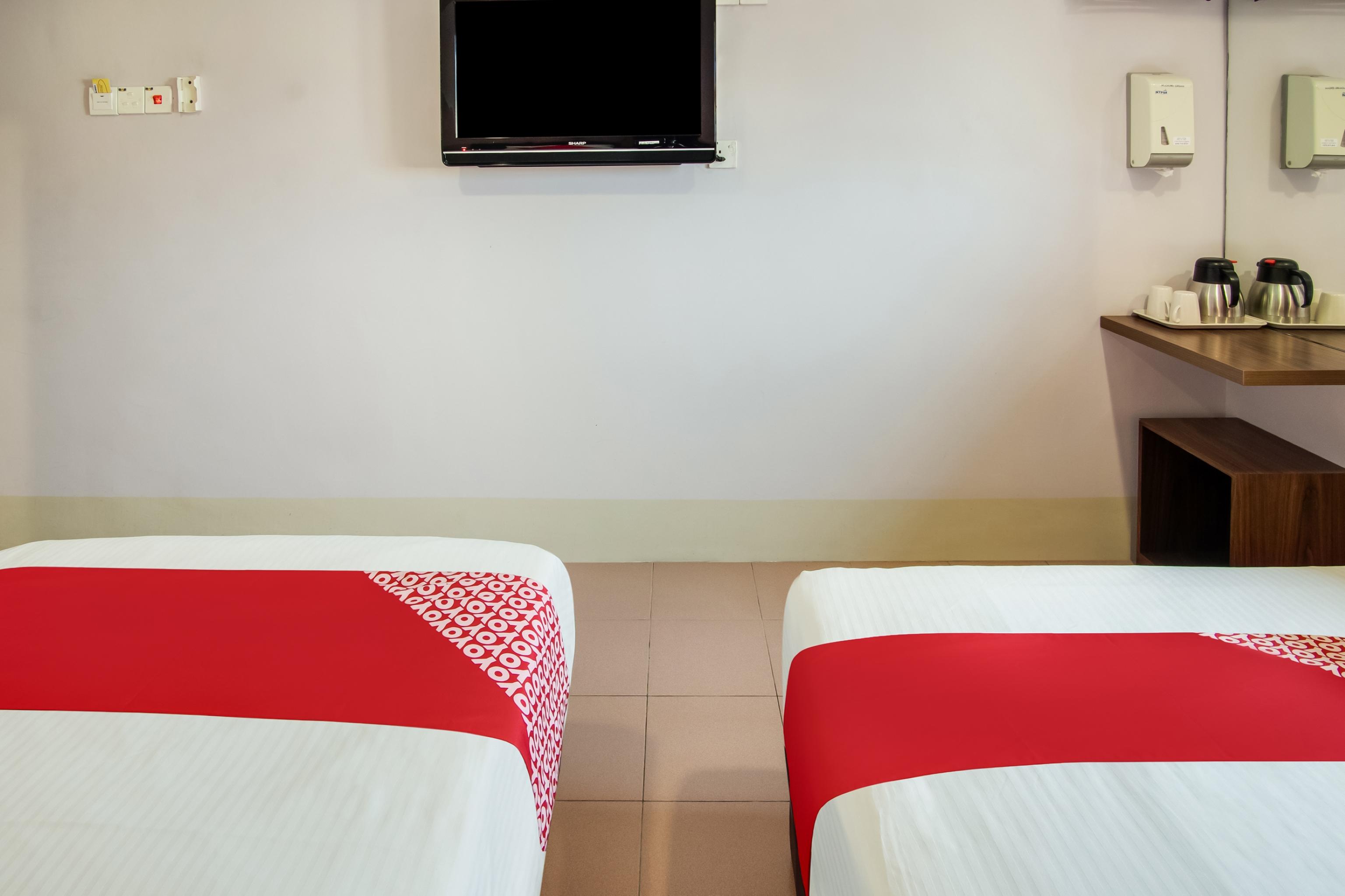 Oyo 89480 Dream House Hotel Skudai Extérieur photo