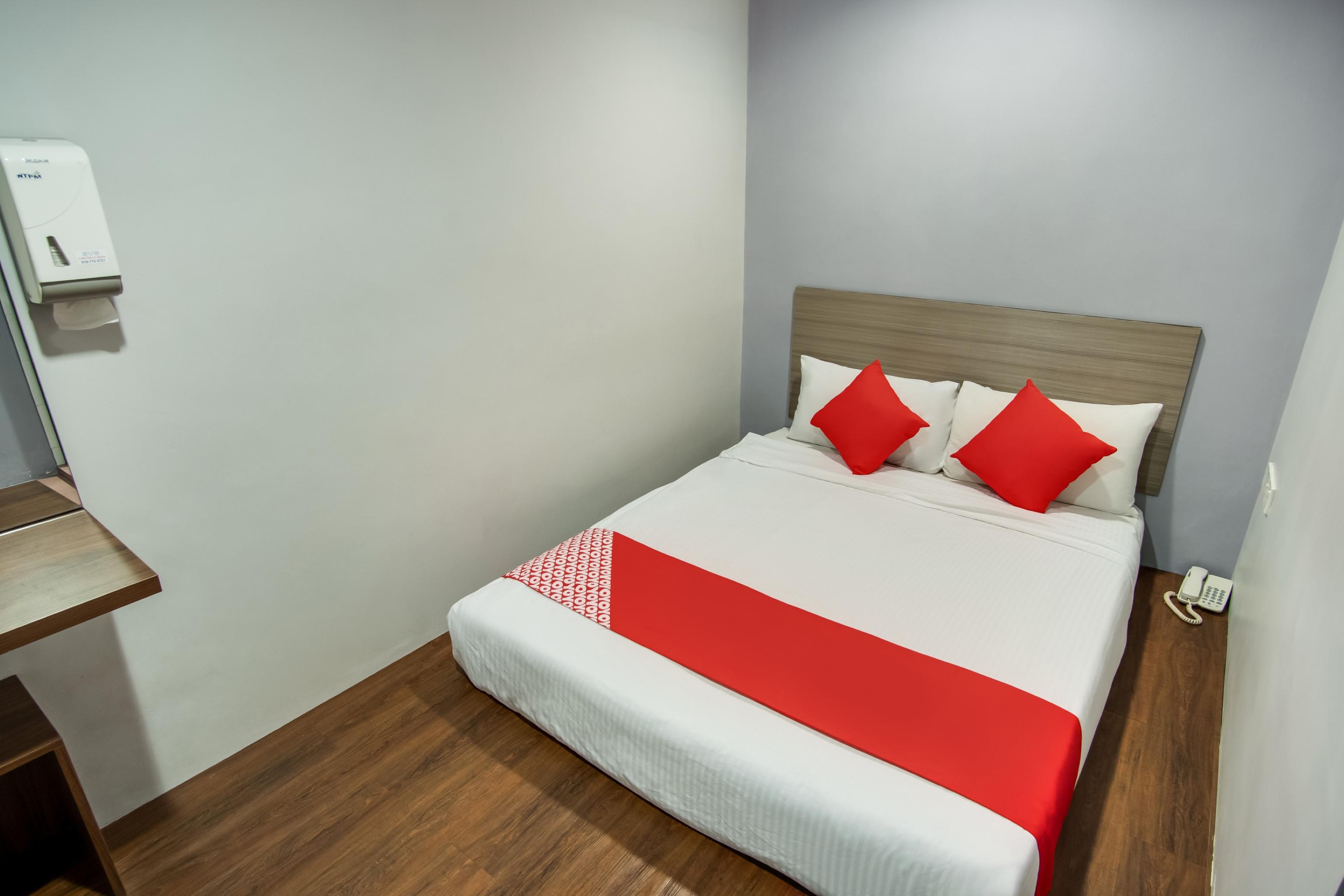 Oyo 89480 Dream House Hotel Skudai Extérieur photo