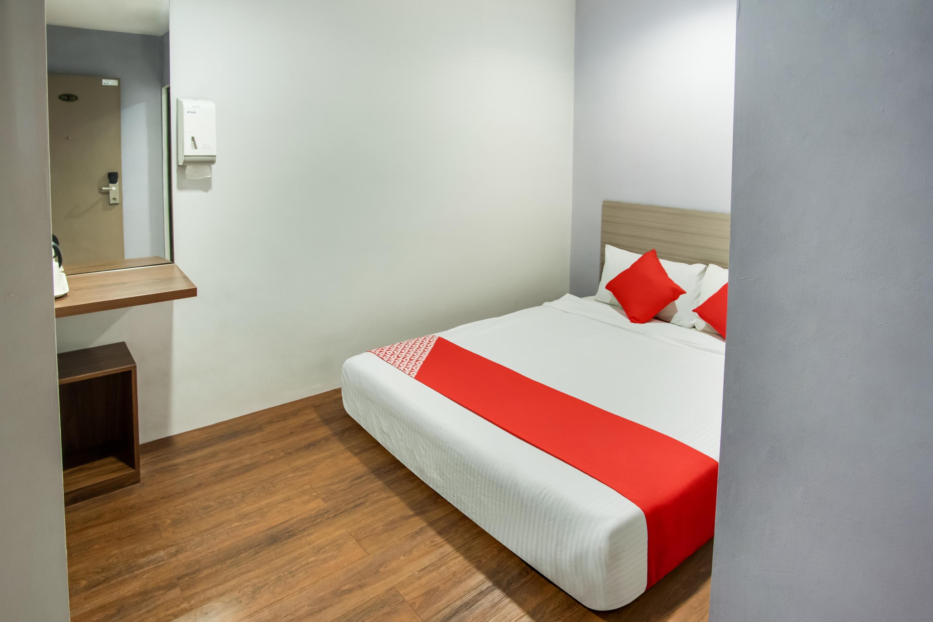 Oyo 89480 Dream House Hotel Skudai Extérieur photo