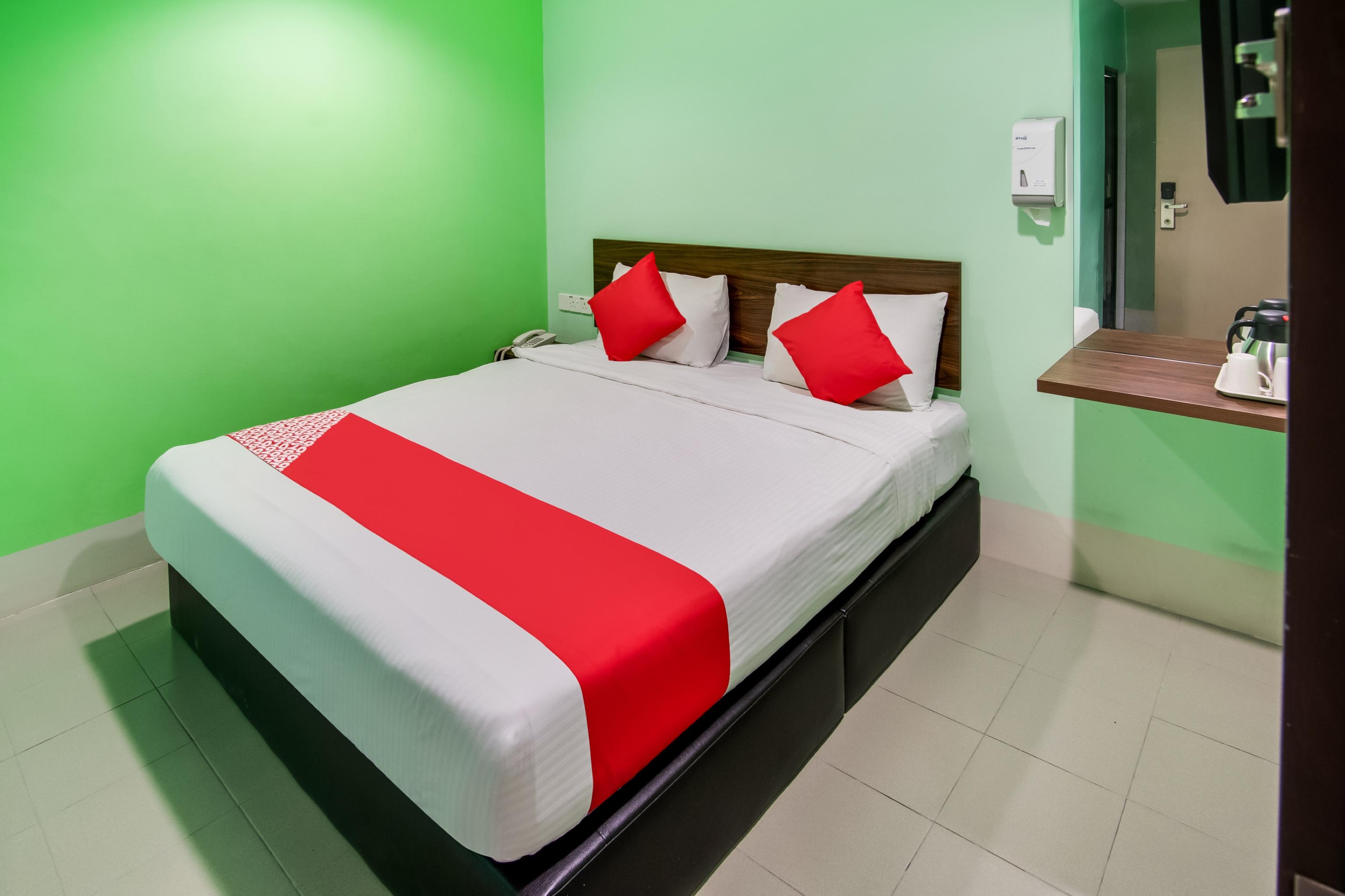 Oyo 89480 Dream House Hotel Skudai Extérieur photo
