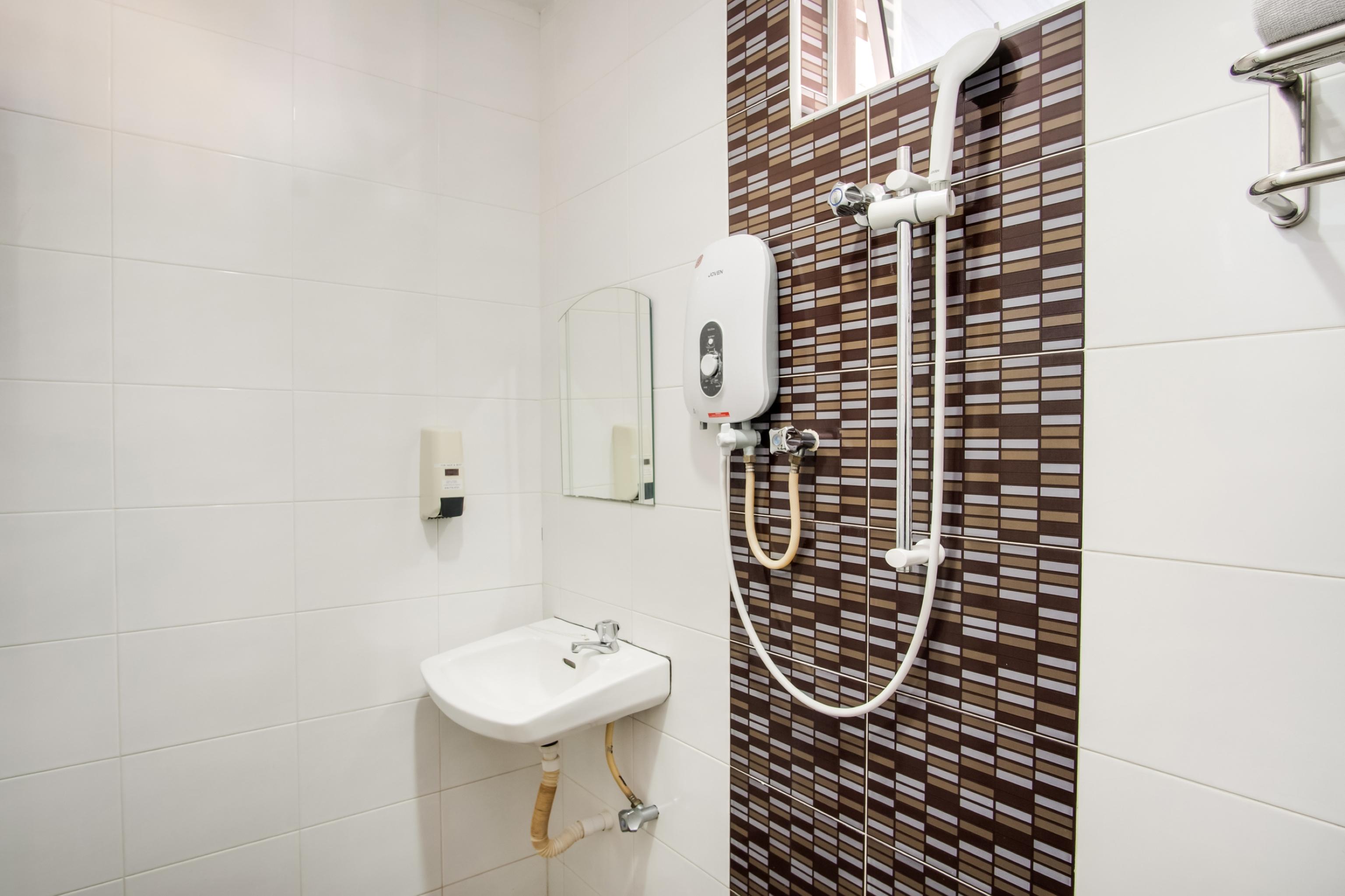 Oyo 89480 Dream House Hotel Skudai Extérieur photo