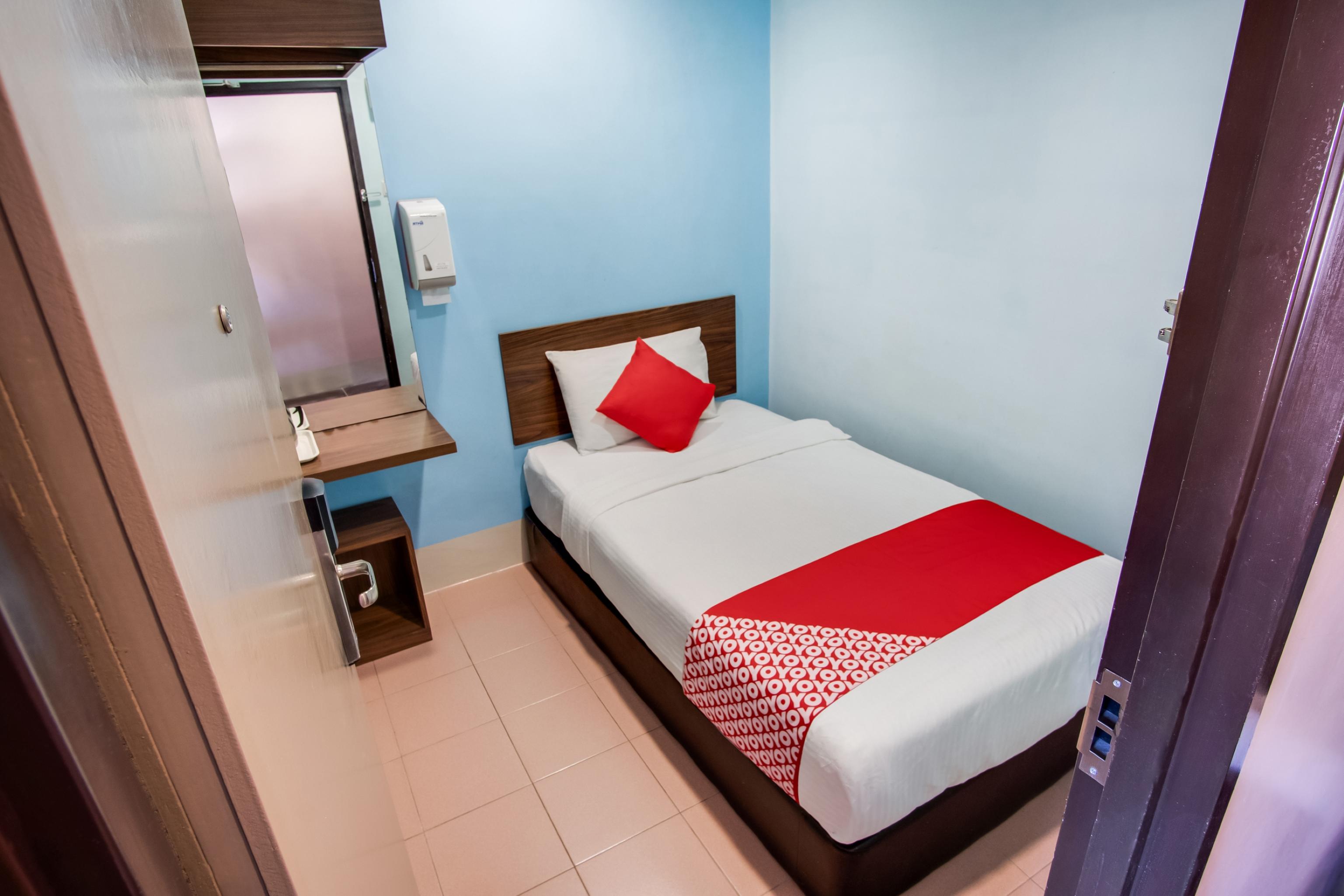 Oyo 89480 Dream House Hotel Skudai Extérieur photo