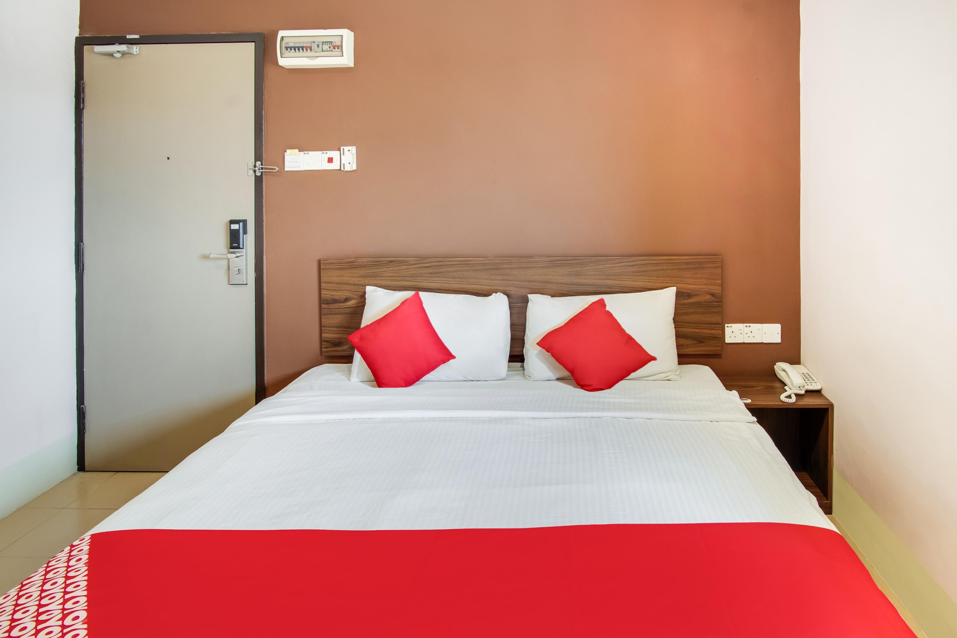 Oyo 89480 Dream House Hotel Skudai Extérieur photo