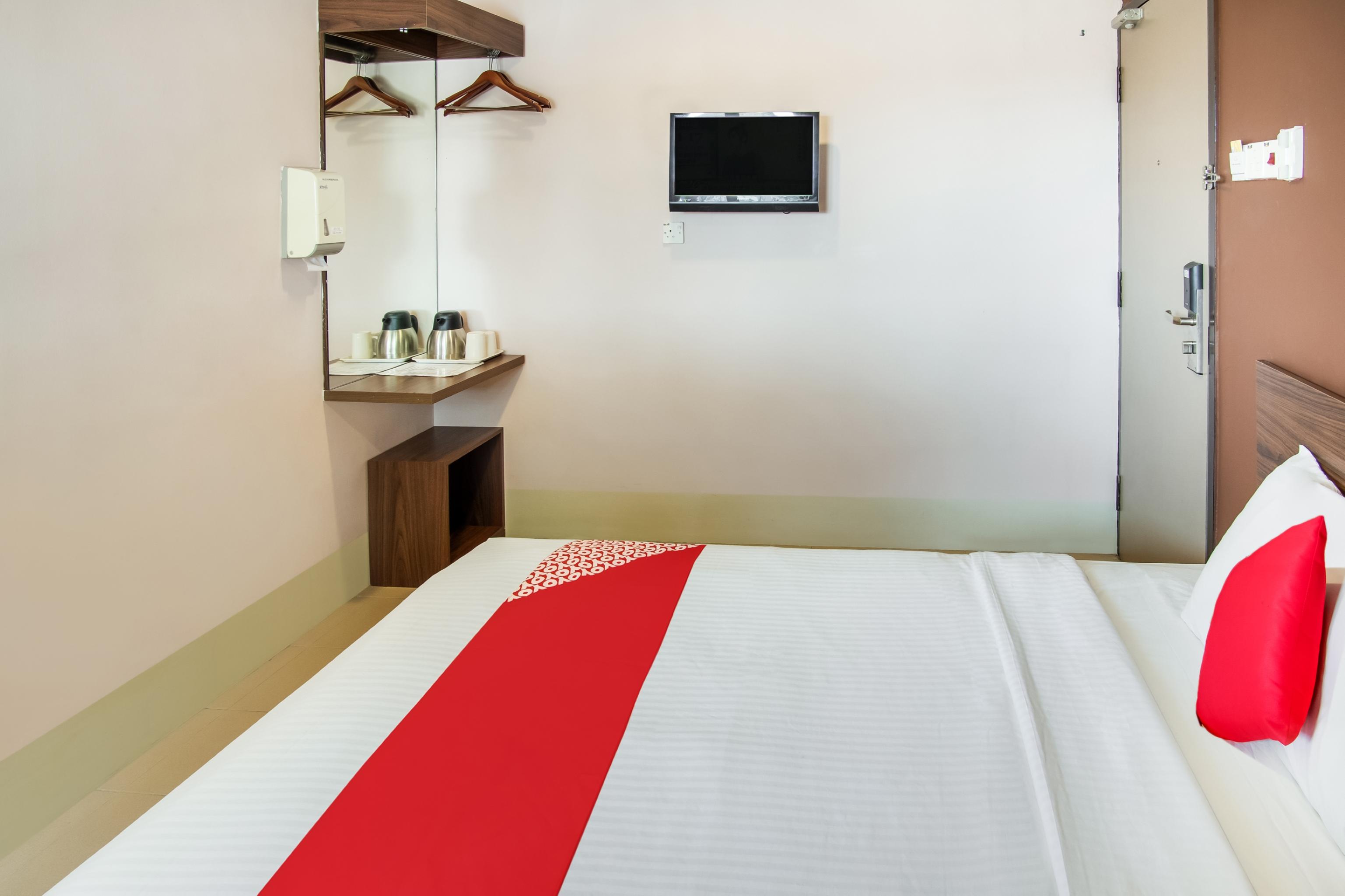 Oyo 89480 Dream House Hotel Skudai Extérieur photo