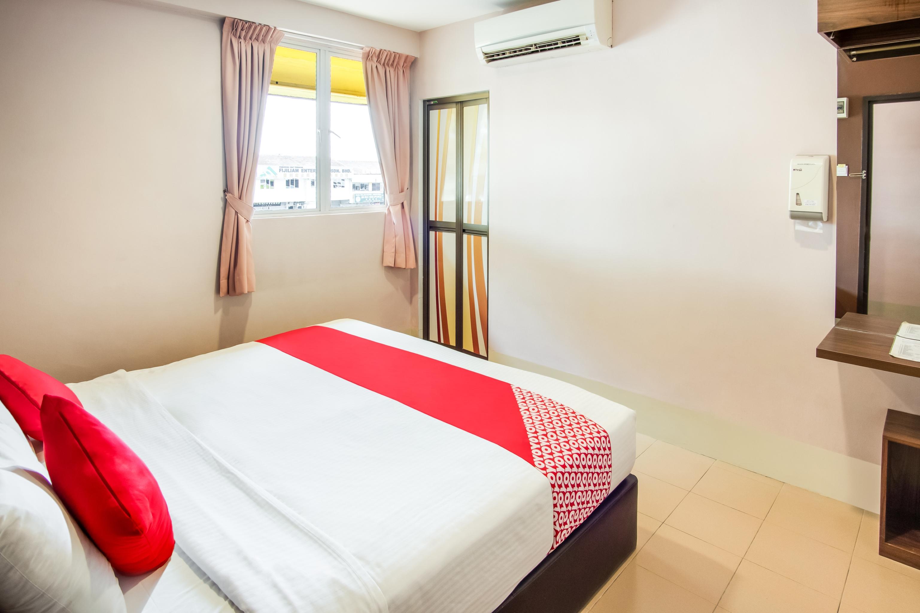 Oyo 89480 Dream House Hotel Skudai Extérieur photo