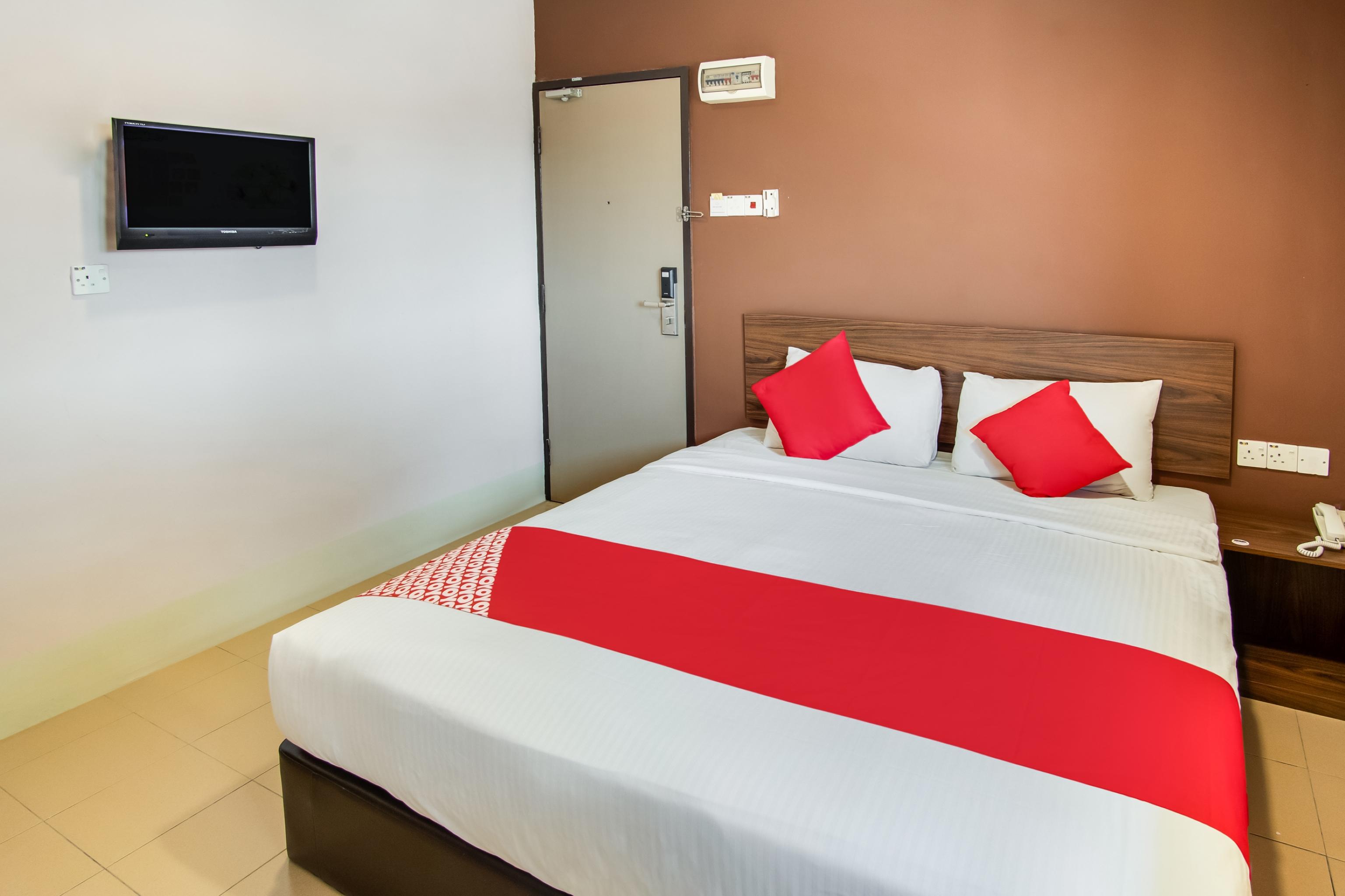 Oyo 89480 Dream House Hotel Skudai Extérieur photo