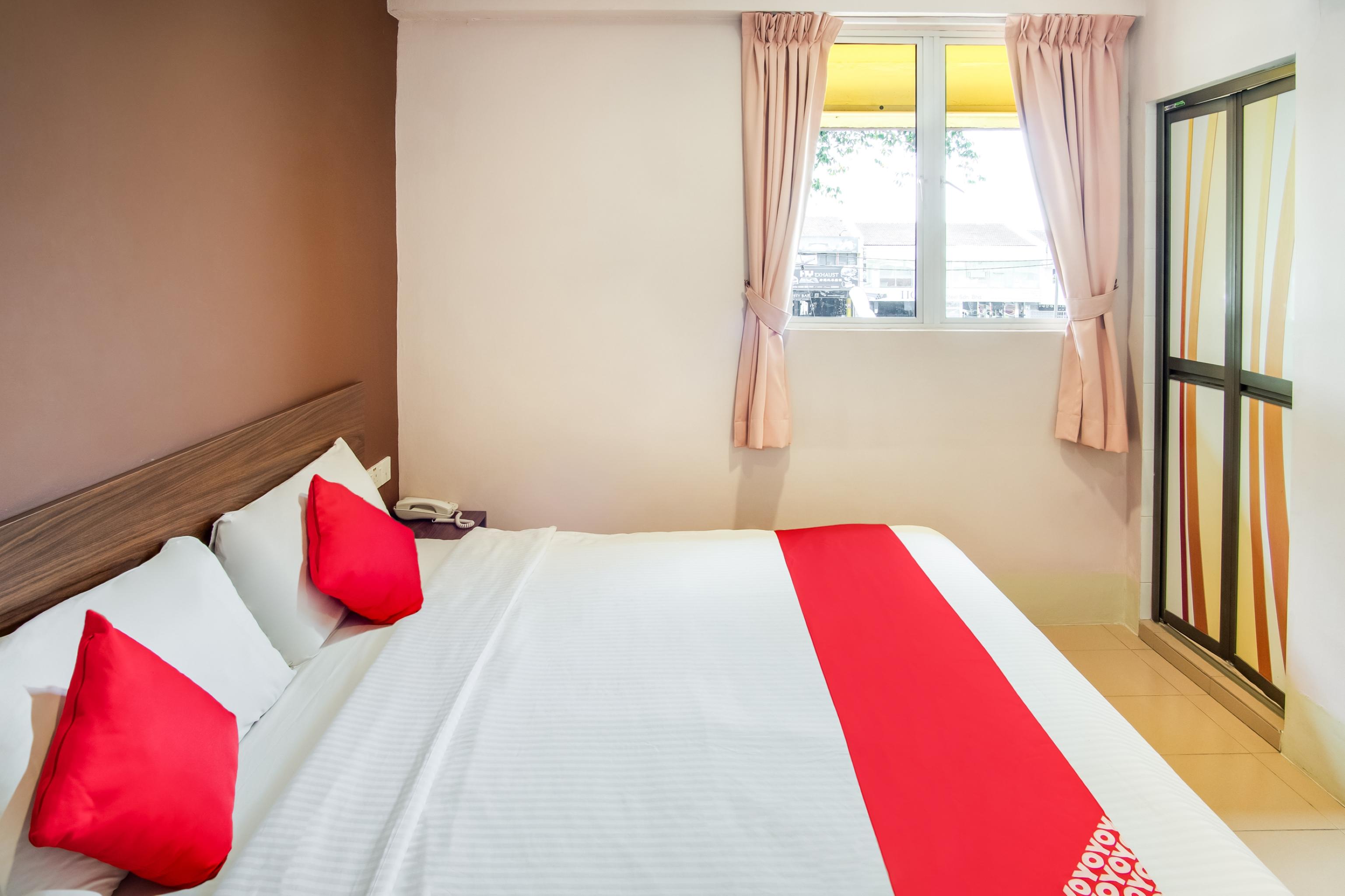 Oyo 89480 Dream House Hotel Skudai Extérieur photo