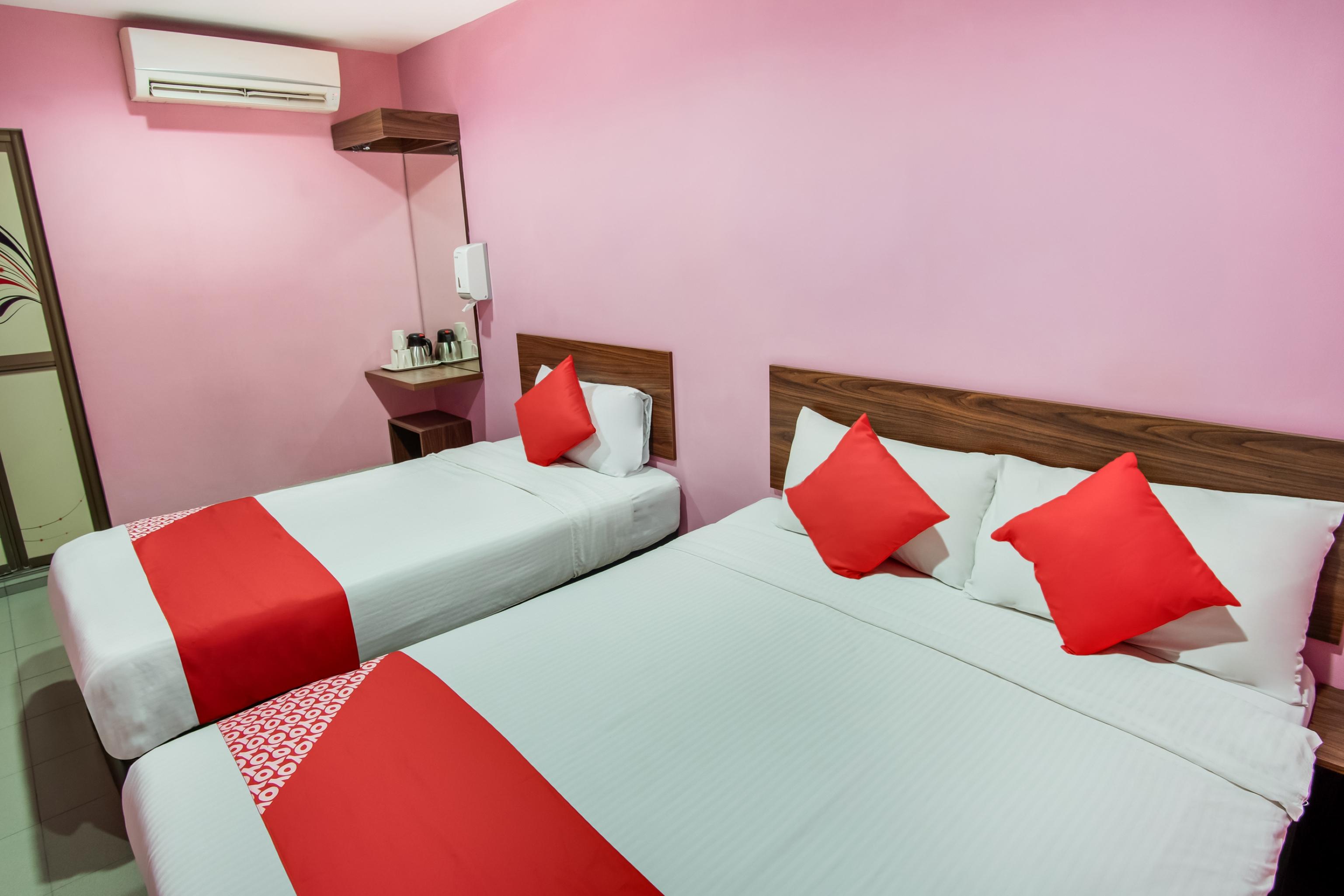 Oyo 89480 Dream House Hotel Skudai Extérieur photo
