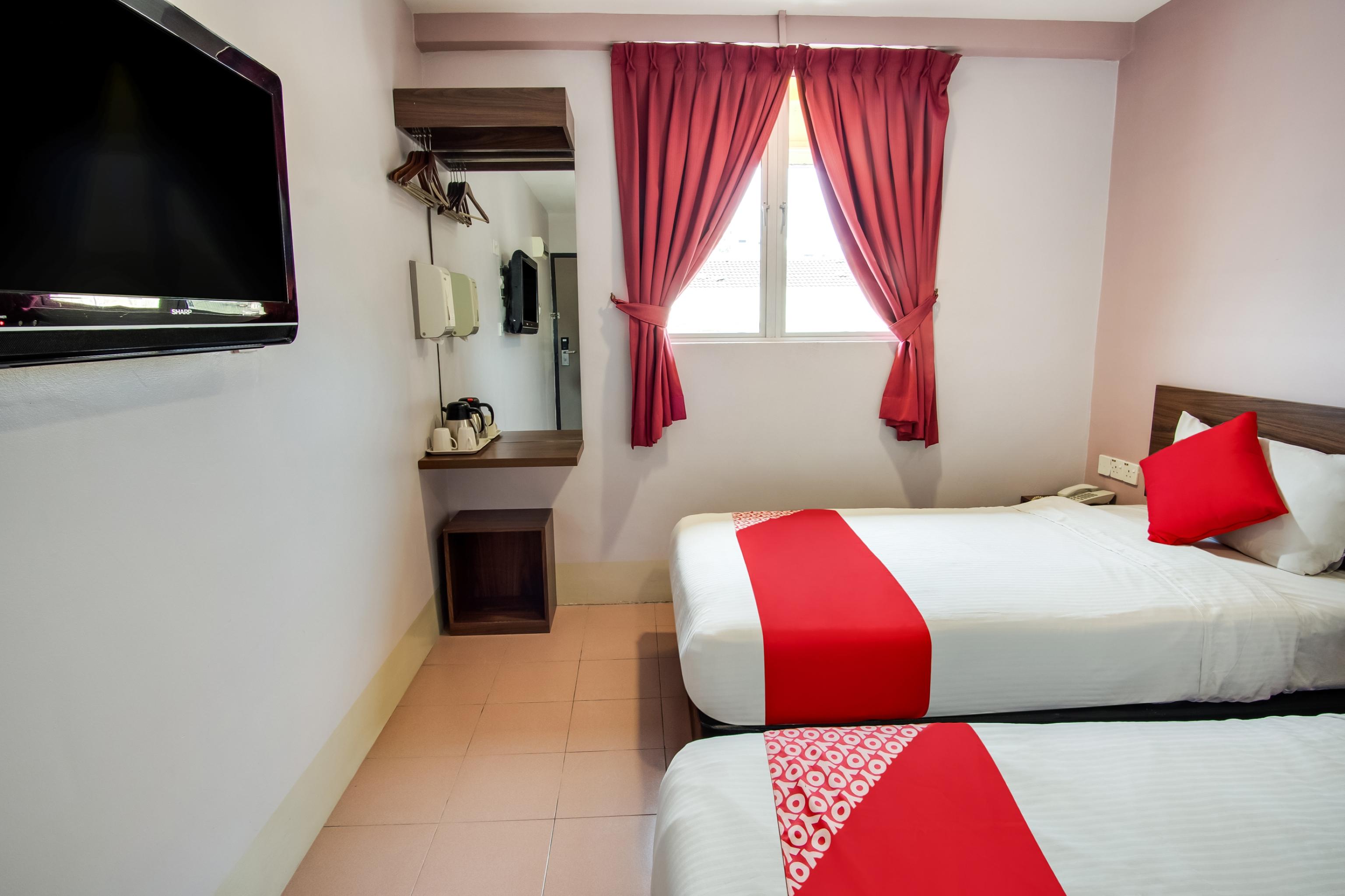 Oyo 89480 Dream House Hotel Skudai Extérieur photo