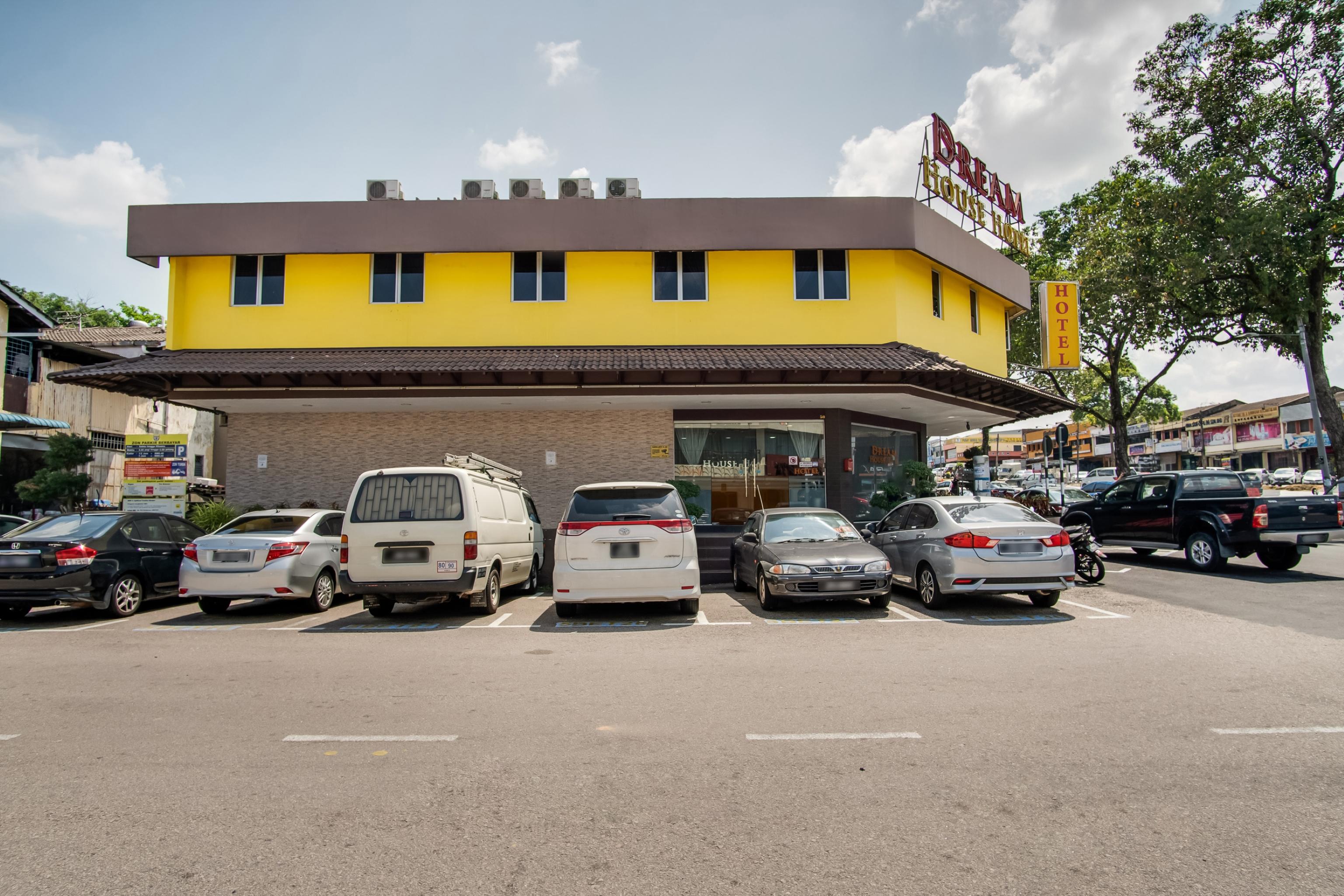 Oyo 89480 Dream House Hotel Skudai Extérieur photo