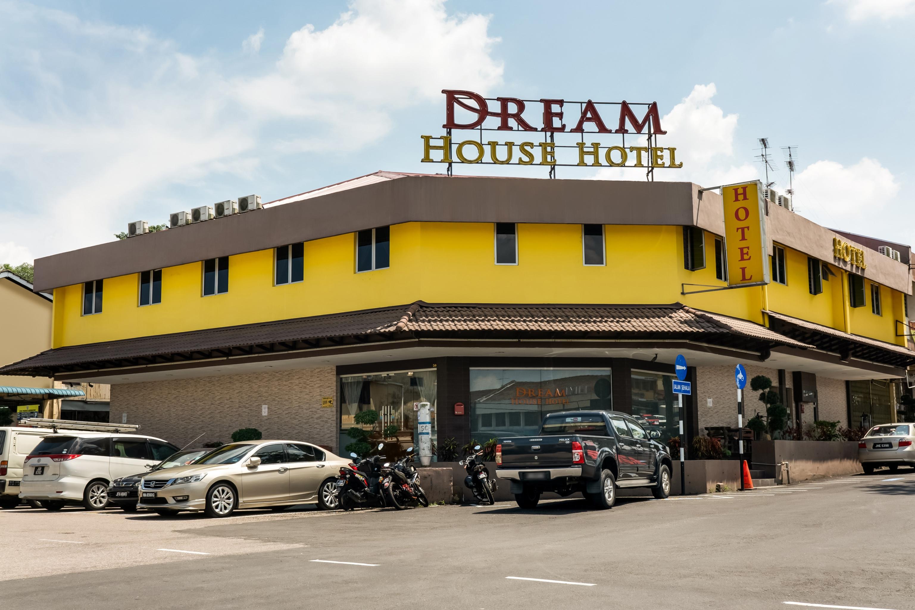 Oyo 89480 Dream House Hotel Skudai Extérieur photo