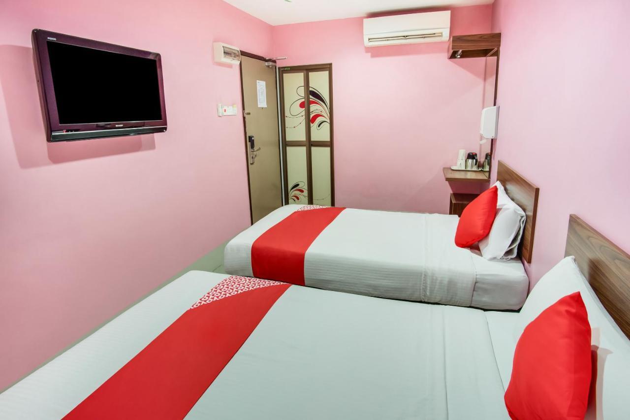 Oyo 89480 Dream House Hotel Skudai Extérieur photo