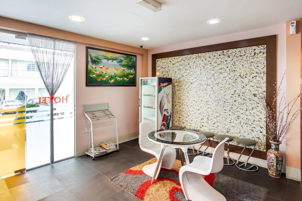 Oyo 89480 Dream House Hotel Skudai Extérieur photo